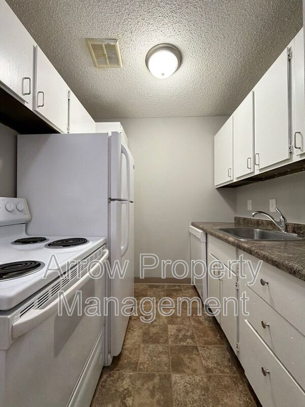Lincoln Condo: 1119 E St