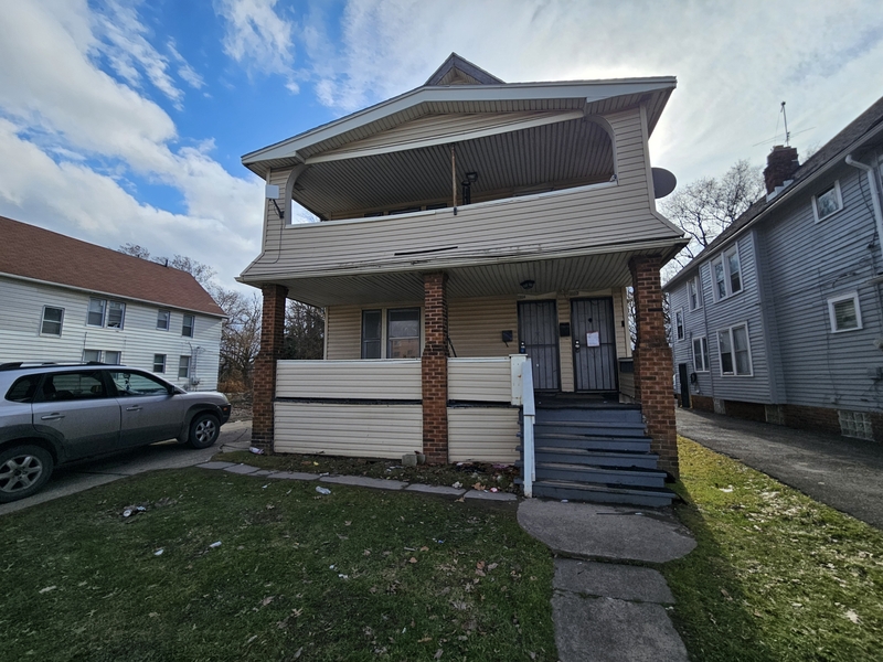 Cleveland Condo: 11008 Kinsman Road - Downstairs