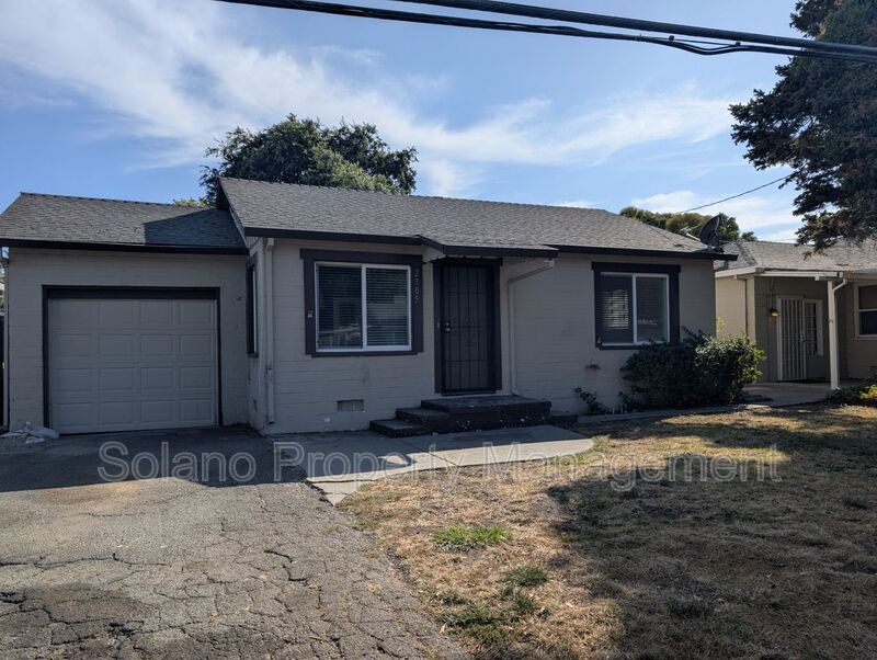 Fairfield House: 2305 Woolner Ave.