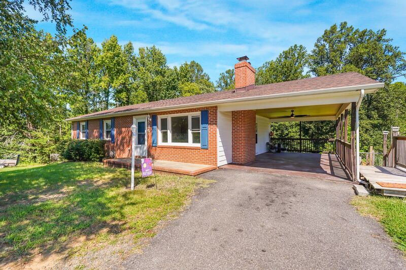 Fredericksburg House: 195 Berea Church Road