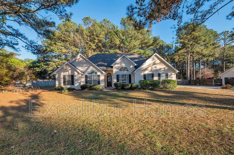 Newnan House: 659 Lora Smith Road