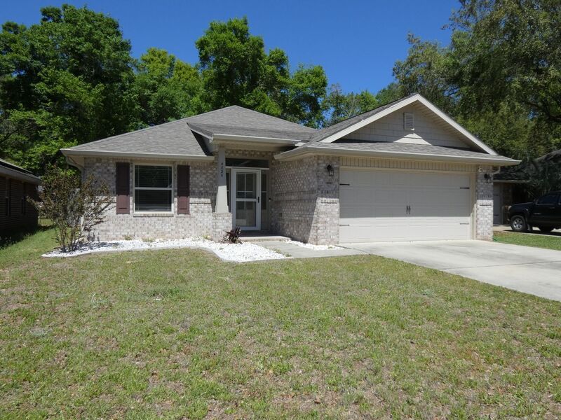 Pace House: 4836 Covenant Circle