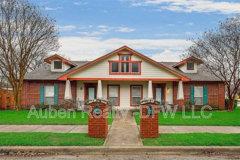 Lancaster House: 300 East Main Street