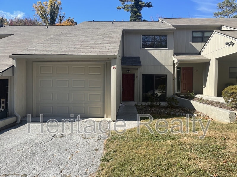 Knoxville House: 8703 Olde Colony Trail Apt 36