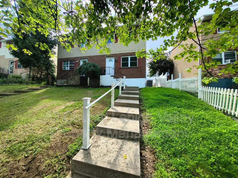 Allentown House: 806 S Armour Dr