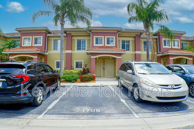 Fort Myers House: 12010 Rock Brook Run 1705