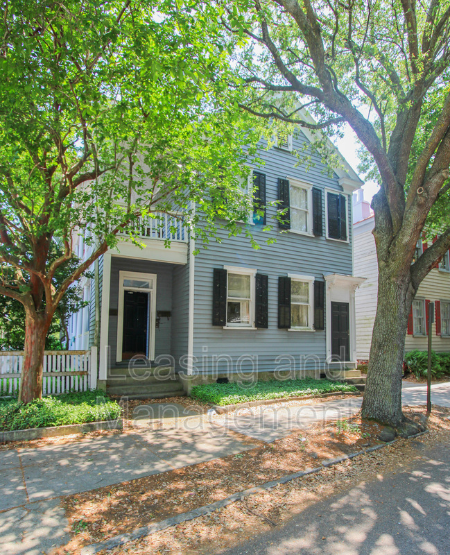 Charleston Condo: 156 Coming Street