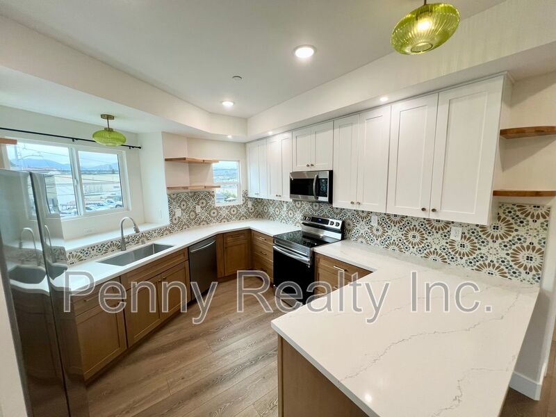 Vista Condo: 669-2 Townsite Dr