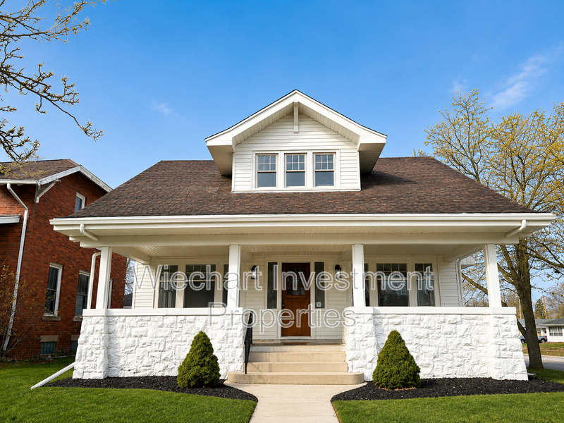 Wapakoneta House: 201 S Blackhoof St