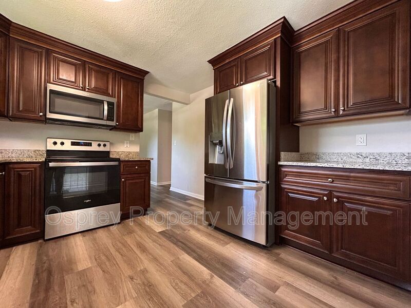 Charming 3-Bedroom Home with Bonus Room & Spacious Yard