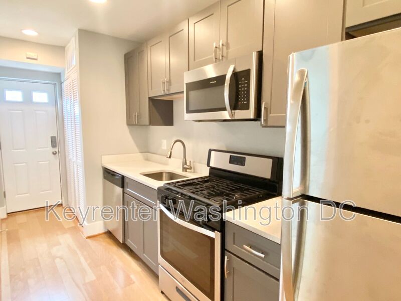 Washington Condo: 1715 Montello Ave