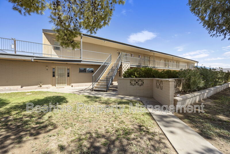 Mesa House: 430 W 3rd St