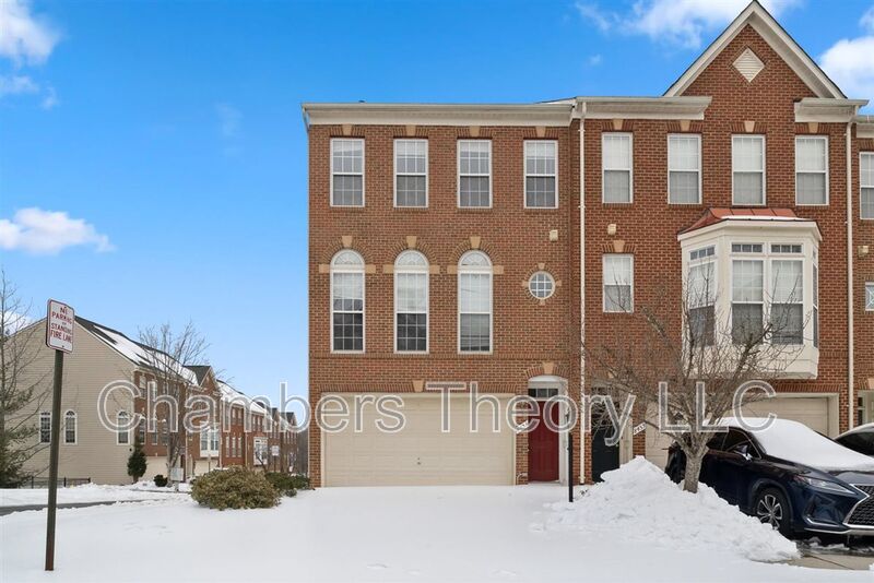 Lorton House: 8453 Kirby Lionsdale Dr