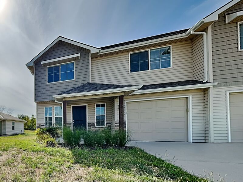 Blue Springs House: 8215 SW 3rd St