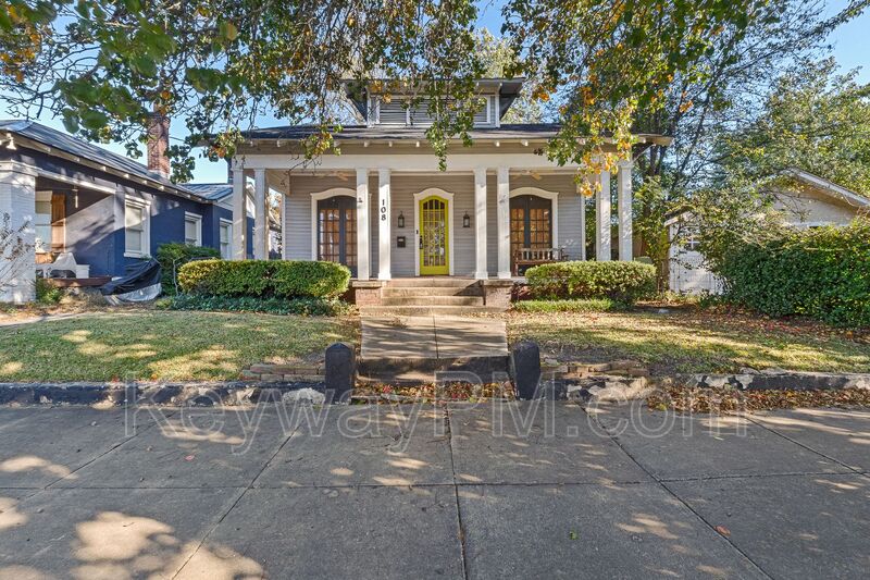 Augusta House: 108 4th Street