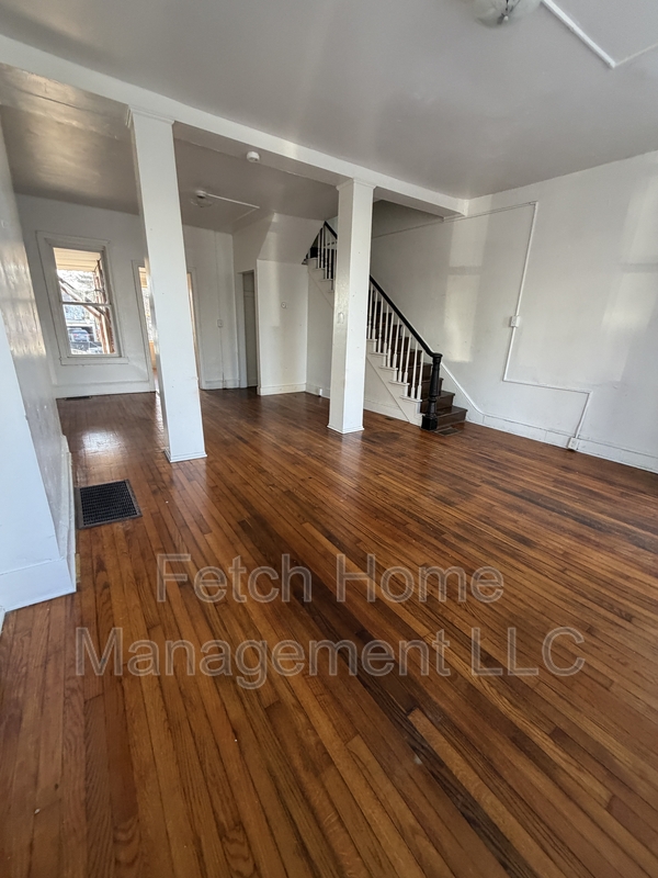 York House: 30 North Franklin Street