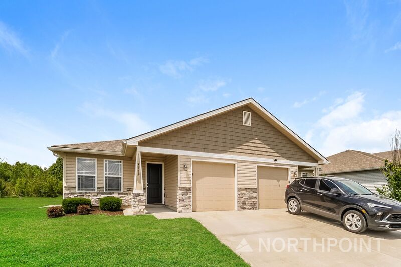 Blue Springs House: 8119 SW 3rd St