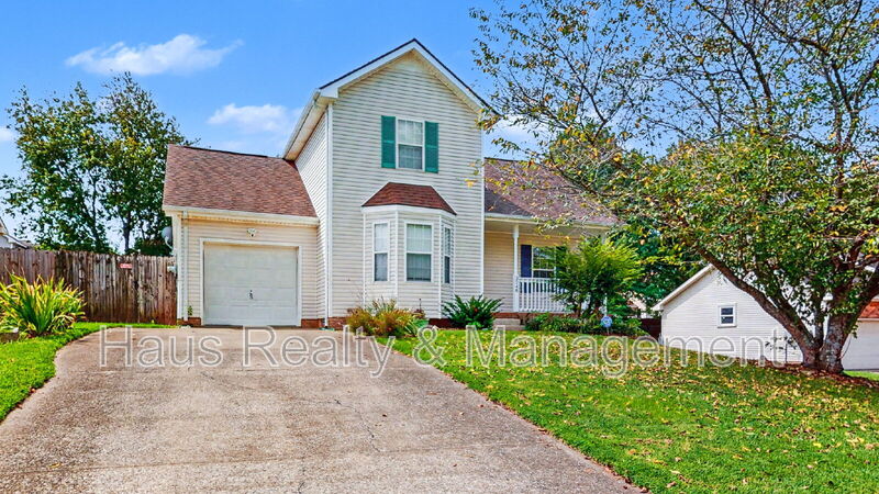 Clarksville House: 3248 North Senseney Circle
