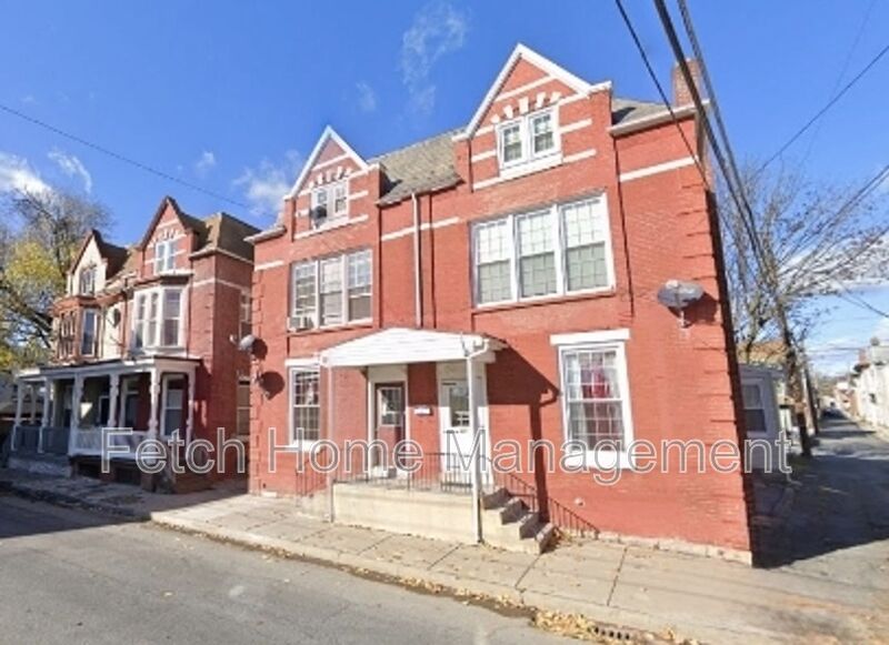 Lebanon House: 825 Church Street