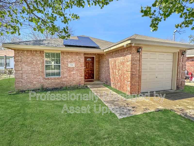 Dallas House: 5711 Arlington Park Drive