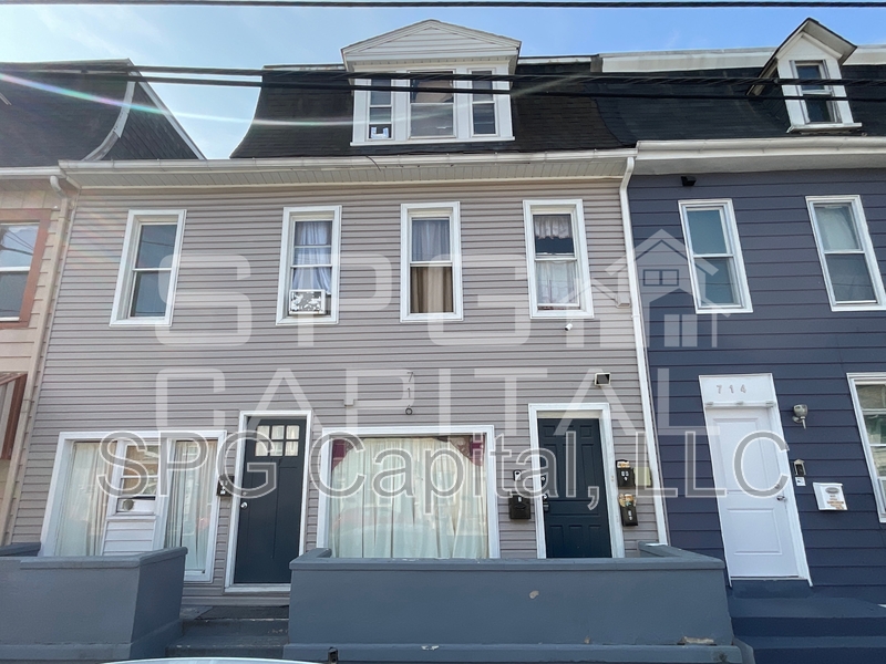 York Condo: 716 E Philadelphia St, York - 1st Fl Rear