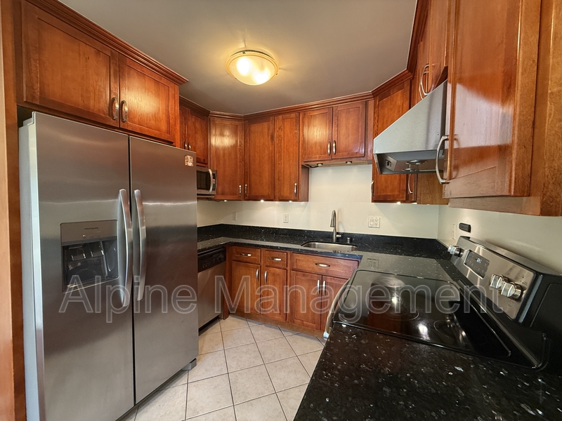 San Francisco Condo: 480 22nd Avenue - B