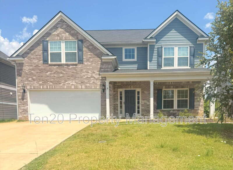 Smiths Station House: 166 Red Oak Pl