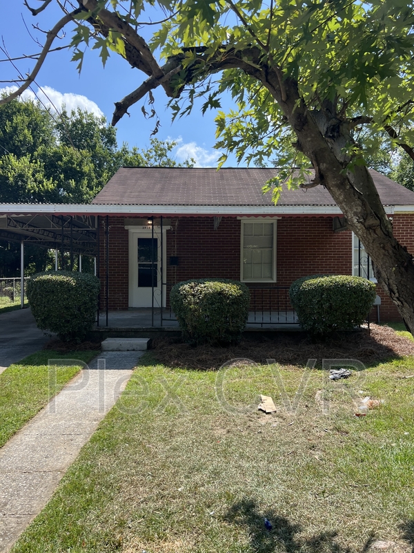 Columbus House: 3918 Maple Circle
