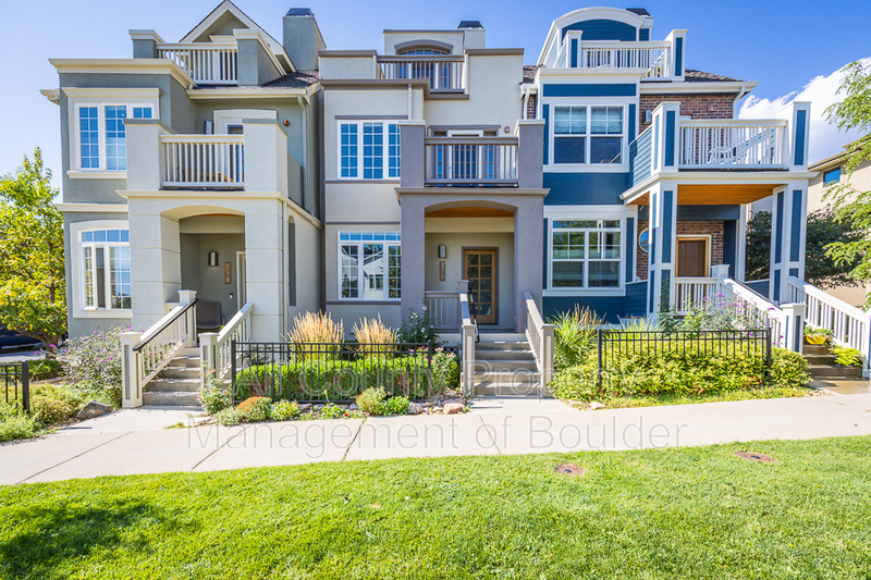 Boulder Townhome: 270 Laramie Blvd