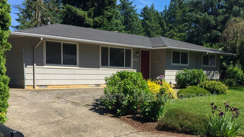 Beavercreek House: 22120 South Leslie Avenue