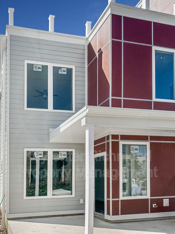 Richmond Condo: 106 W 12th Street