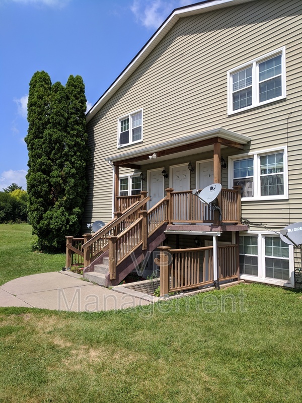 Davenport Condo: 2218 Emerald Dr.