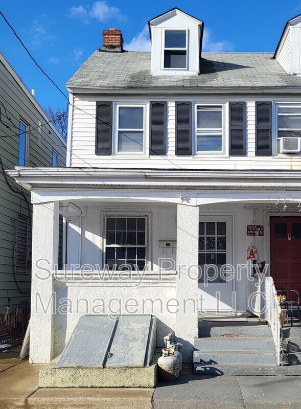 Marcus Hook House: 6 West 2nd St. Marcus Hook