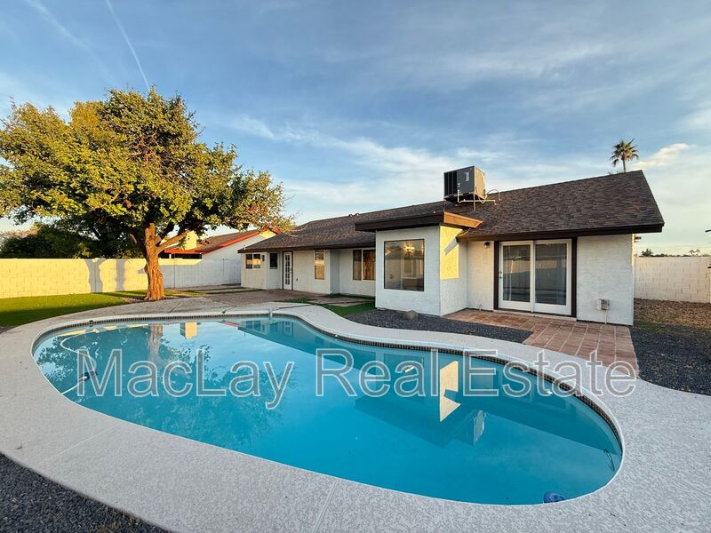 Chandler House: 1720 W Highland St