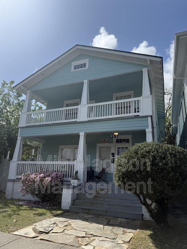 Savannah Condo: 607 W 44th St B