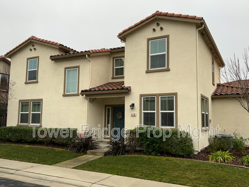 Fair Oaks House: 6436 Brando Loop