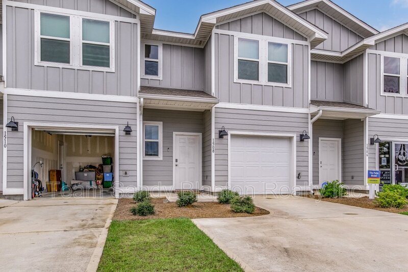 Request a Viewing for 1508 Farragut Way, Unit 1 Tenant Turner