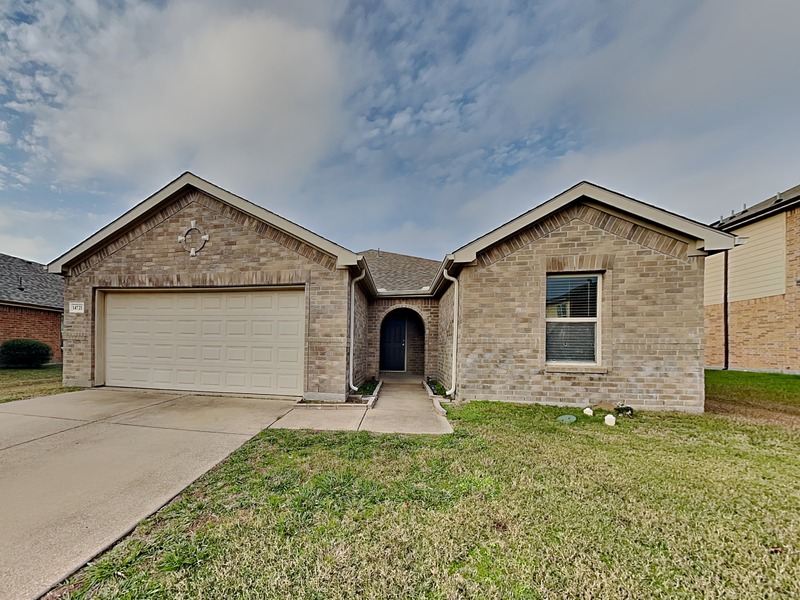 Balch Springs House: 14721 Forest Hollow Dr