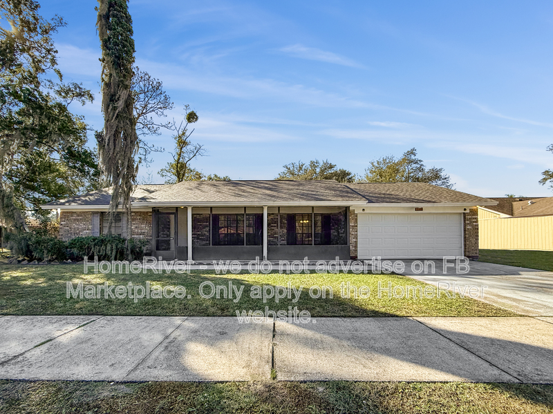 Jacksonville House: 1116 Turtle Creek Dr N