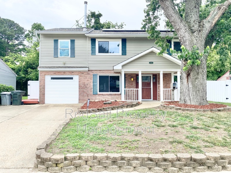 Hampton House: 428 Fort Worth St
