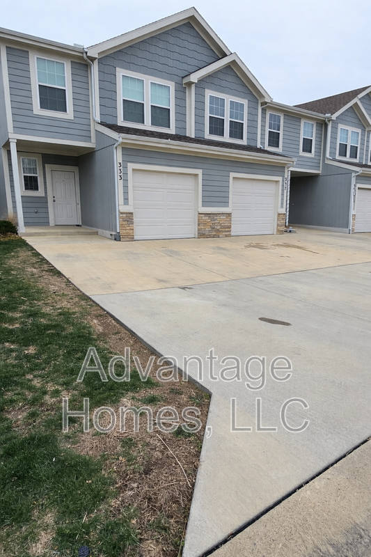 louisburg House: 337 N 5th Ter