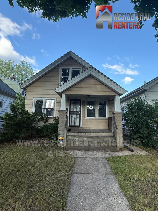 Milwaukee House: 5560 N 40th Street