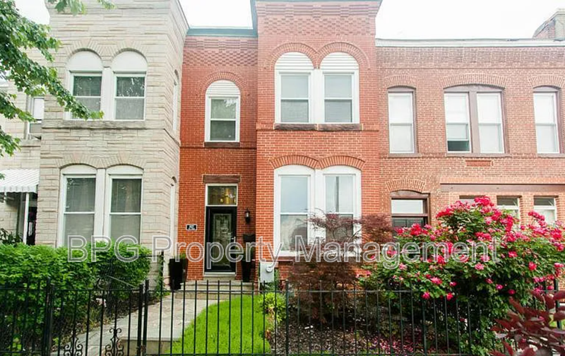 Washington House: 1027 7th St. NE