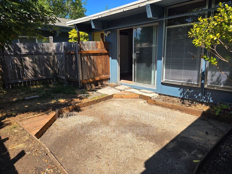 Corvallis House: 829 NW 26th