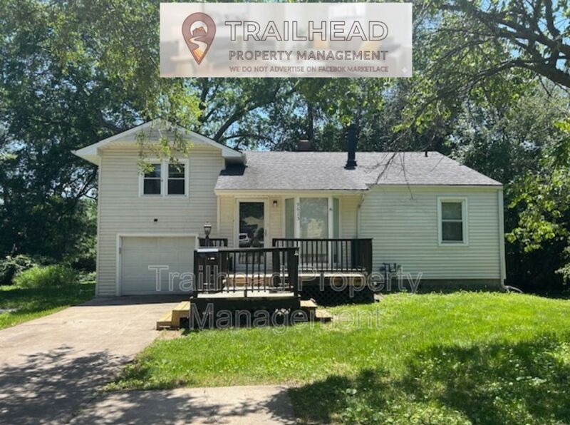 Raytown House: 9615 E 66th St
