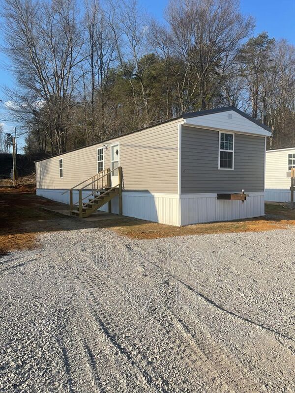 Athens House: 1004 South Jackson Street