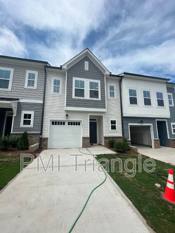 Raleigh Townhome: 802 Oak Center Dr