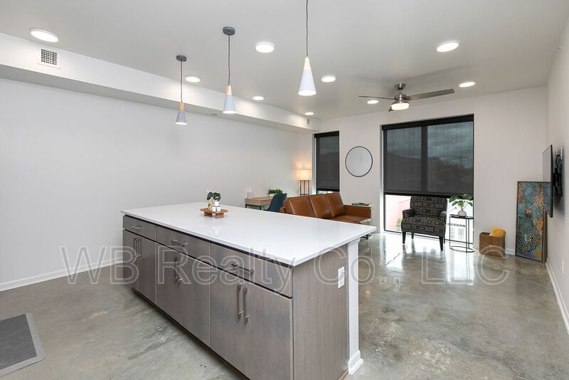 West Des Moines Condo: 315 5th St