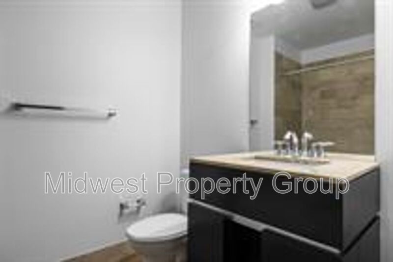 St. Louis House: 4244 Chouteau Avenue