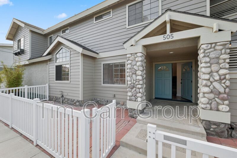 Newport Beach Condo: 505 Saint Andrews